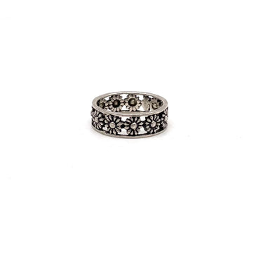 Pebbled Floral Ring