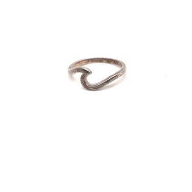 Petite Modern Curved Wave Ring