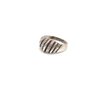 Modern Ribbed Diamond Cut Ring