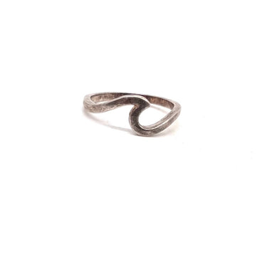 Petite Modern Curved Wave Ring