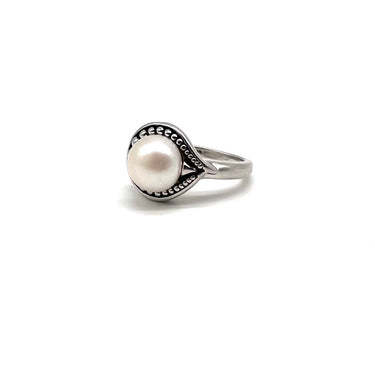 Modern Pebbled Pearl Ring