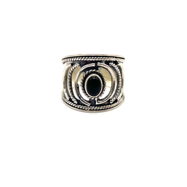 Wired Trimmed Onyx Ring