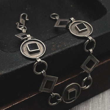 Open Work Onyx Shape Link Bracelet