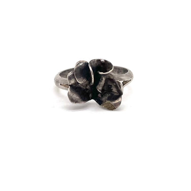 Oxidized Floral Ring