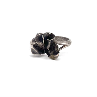 Oxidized Floral Ring