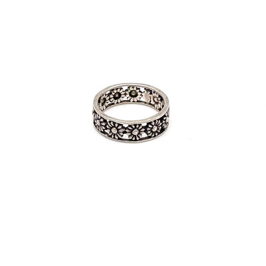 Pebbled Floral Ring