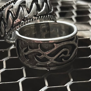 Vintage Tribal Thorn Band Ring