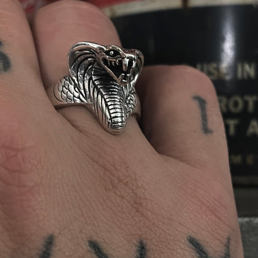 Detailed King Cobra Ring