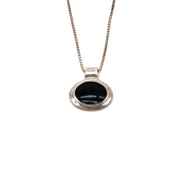 Modern Oval Onyx Pendant Necklace