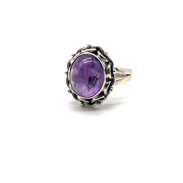 Modern Detailed Amethyst Ring