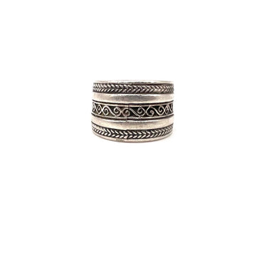 Chunky Rope Trimmed Swirl Stack Ring