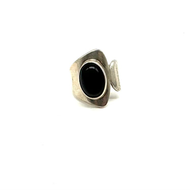 Twisted Oval Onyx Ring