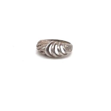 Modern Split Open Work Ribbed Band Ring