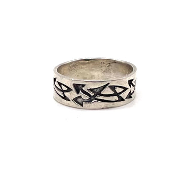 Etched Arrow Band Ring
