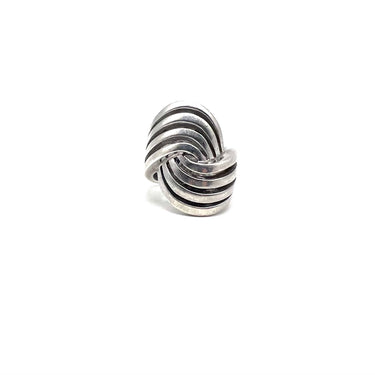 Modern Ribbed Swirl Ring