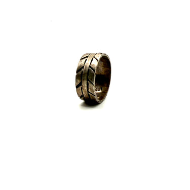 Vintage Oxidized Chiseled Band Ring